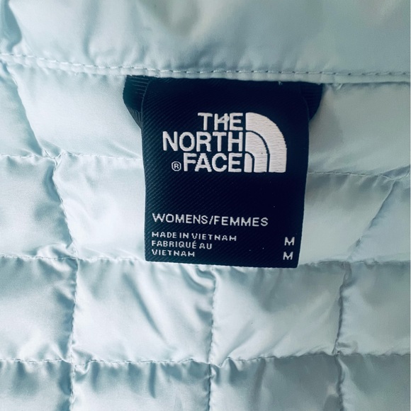 The North Face Women’s ThermoBall Eco Jacket Medium Light Blue Quilted Puffer - Picture 9 of 11